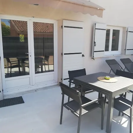 Les Palmiers, T2 Confortable En Rez De Jardin, Bord De Mer, Terrasse شقة *